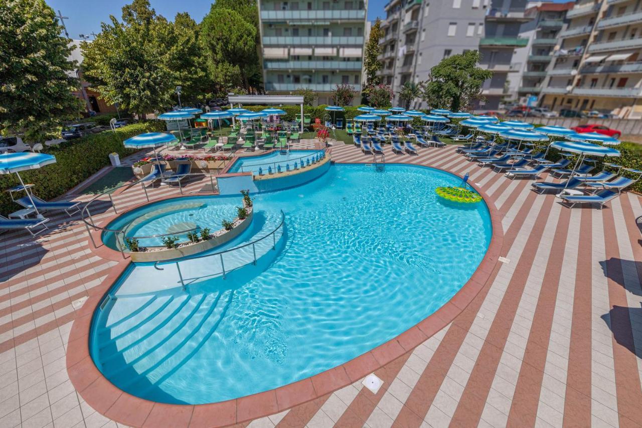 Hotel Smeraldo Cesenatico Eksteriør billede