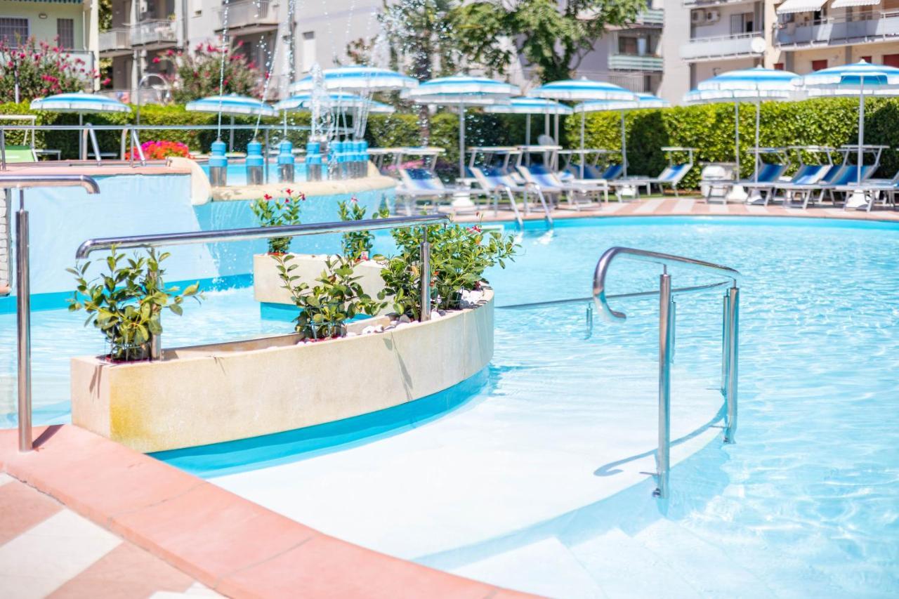 Hotel Smeraldo Cesenatico Eksteriør billede