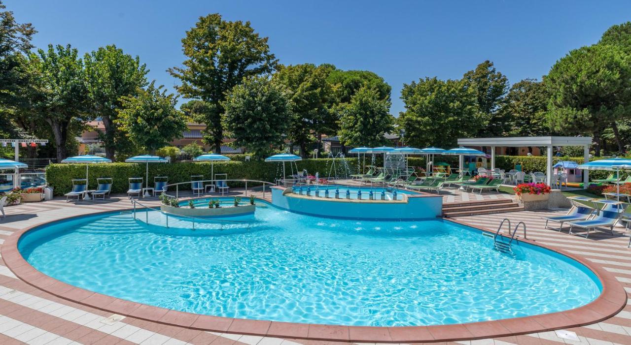 Hotel Smeraldo Cesenatico Eksteriør billede